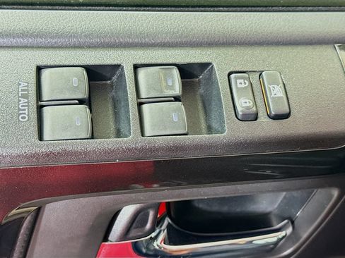 Used 2020 Toyota 4Runner TRD Off-Road AWD/4WD image 17