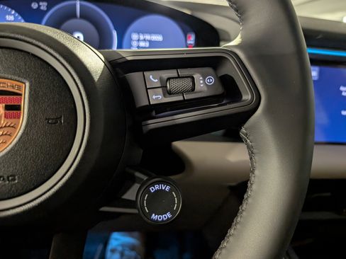 New 2026 Porsche Macan 4 Electric AWD/4WD image 27