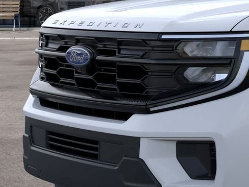 New 2026 Ford Expedition Active AWD/4WD image 17