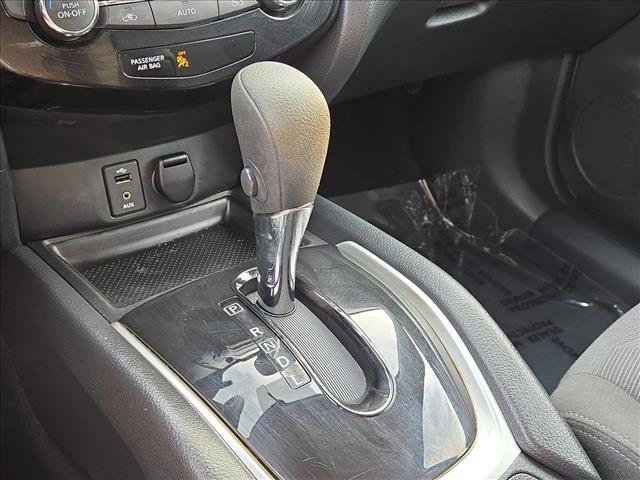 Used 2016 Nissan Rogue SV AWD/4WD image 10