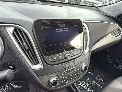 Used 2022 Chevrolet Malibu LT image 15