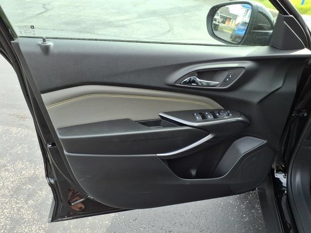 New 2026 Chevrolet Trax ACTIV w/ Sunroof Package FWD image 12