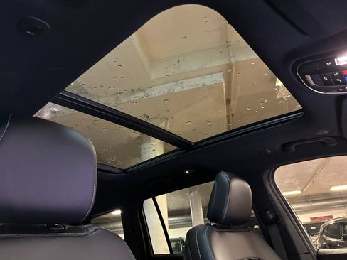 New 2026 Jeep Grand Cherokee L Limited AWD/4WD image 17