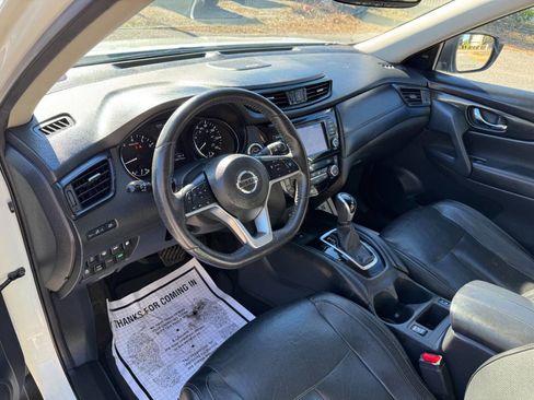 Used 2019 Nissan Rogue SL w/ Premium Package image 18