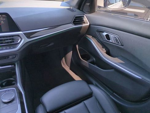 Used 2020 BMW 330i Sedan w/ Convenience Package image 17