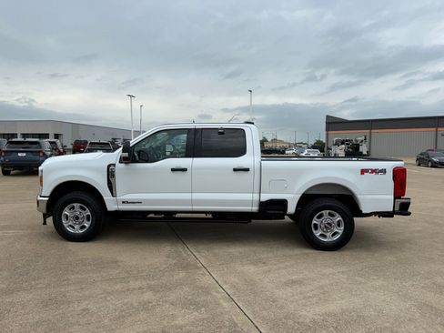 Used 2025 Ford F250 XLT w/ FX4 Off-Road Package AWD/4WD image 8
