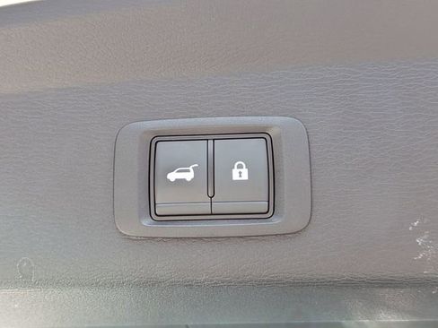 Used 2025 Mitsubishi Outlander SE FWD image 14