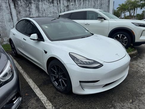 Used 2021 Tesla Model 3 Standard Range Plus RWD image 1