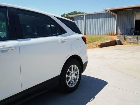 Used 2022 Chevrolet Equinox LS FWD image 21