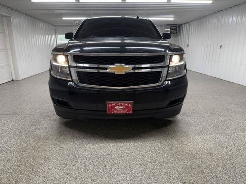 Used 2017 Chevrolet Suburban LT AWD/4WD image 3