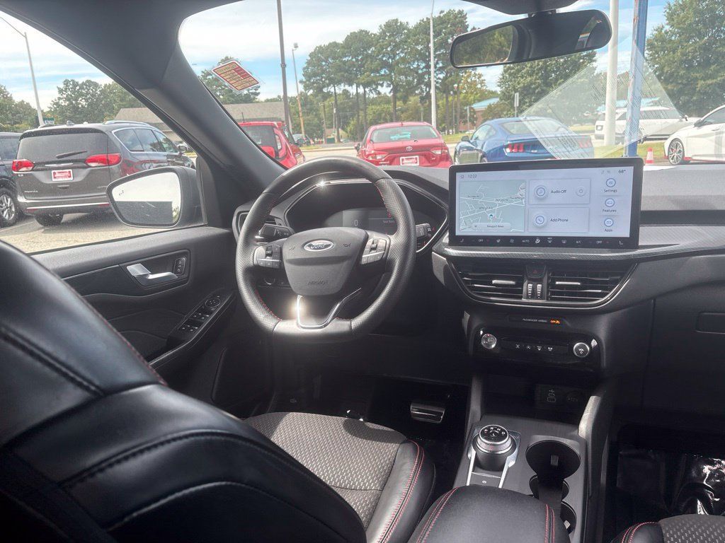 Used 2024 Ford Escape ST-Line w/ Tech Pack #1 FWD image 16