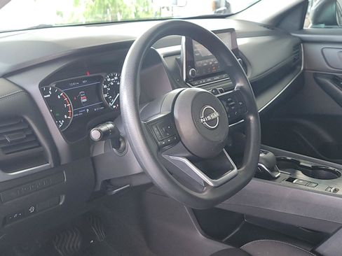 Used 2024 Nissan Rogue S FWD image 8