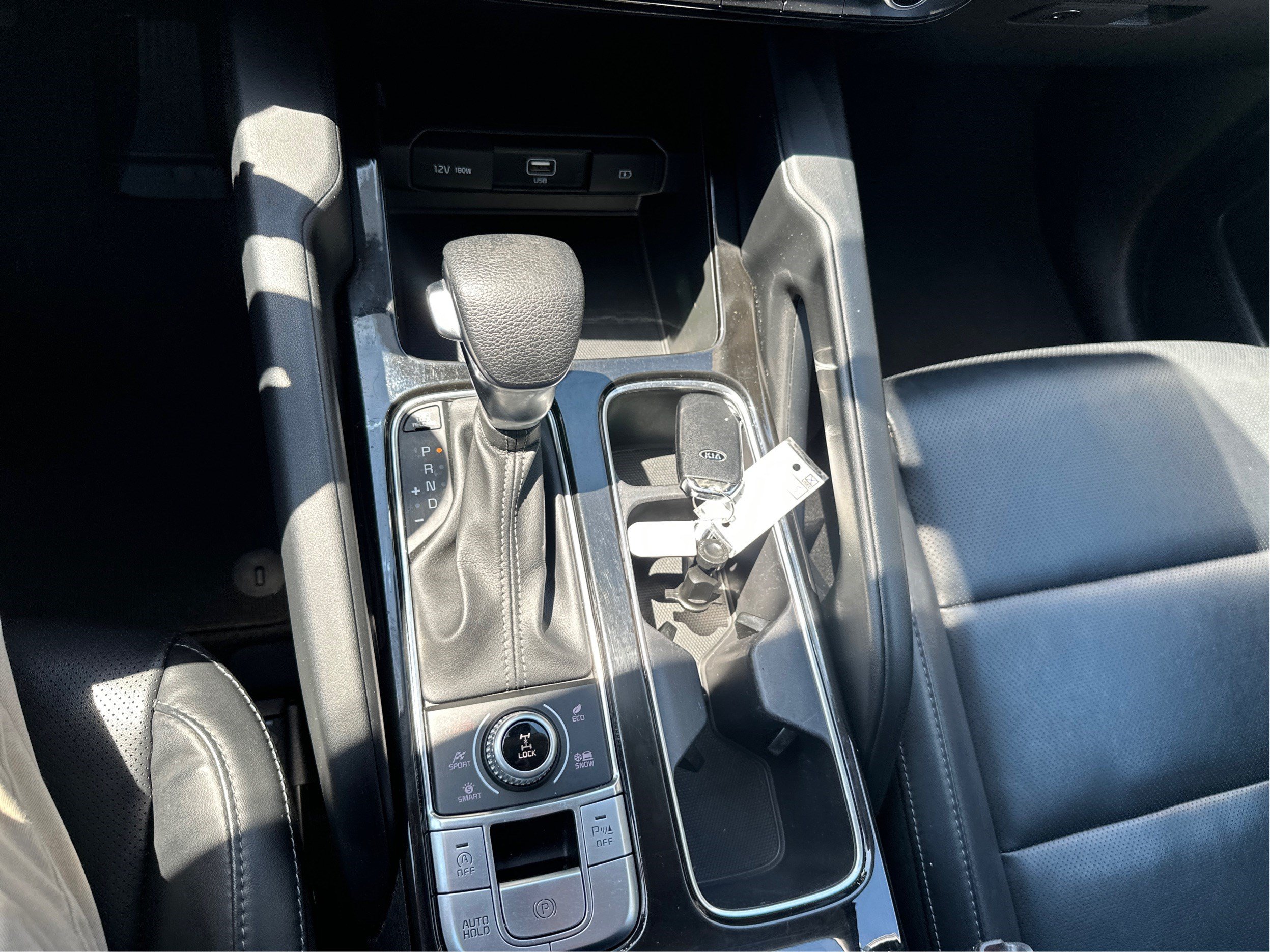 Used 2020 Kia Telluride LX AWD/4WD image 15