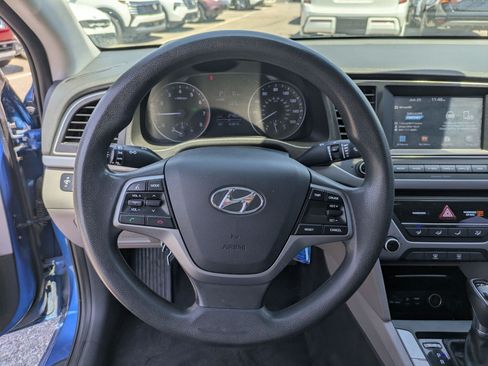 Used 2017 Hyundai Elantra SE FWD image 18