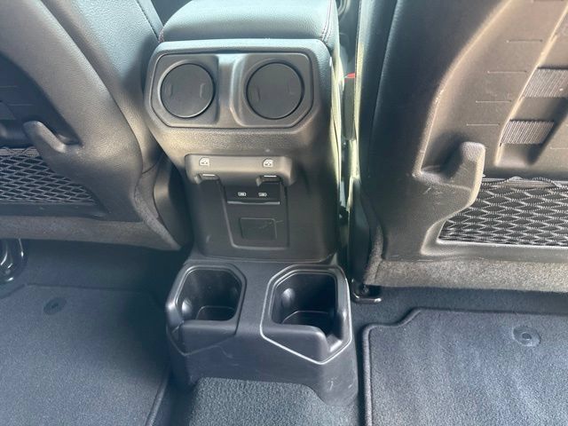 Used 2022 Jeep Gladiator Rubicon w/ LED Lighting Group AWD/4WD image 31