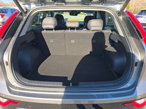 Used 2025 Kia Niro SX image 23