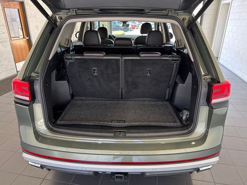 Used 2024 Volkswagen Atlas Peak Edition SE AWD/4WD image 9