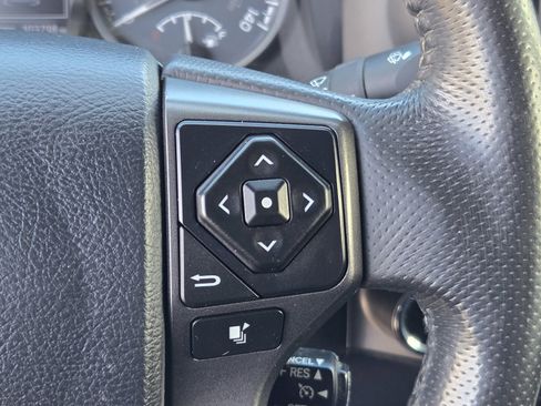 Used 2017 Toyota Tacoma TRD Sport w/ Tow Package RWD image 21