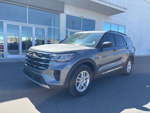 Used 2025 Ford Explorer Active image 1