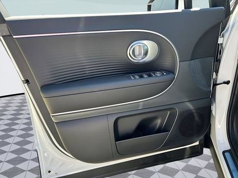 New 2026 Hyundai Ioniq 9 SEL image 10