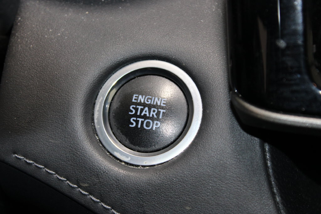 Used 2020 Toyota Highlander XLE FWD image 29