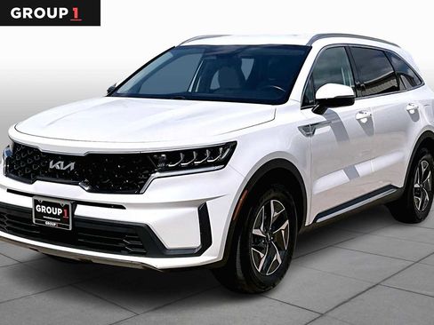 Certified 2022 Kia Sorento S image 1