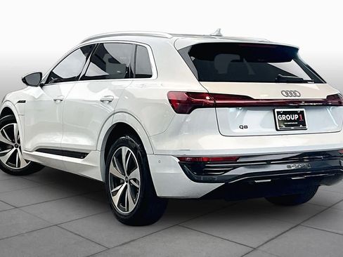 Used 2024 Audi Q8 e-tron Premium Plus w/ Premium Plus Package AWD/4WD image 10