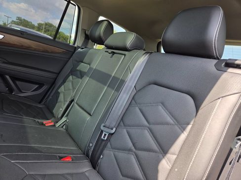 Used 2026 Volkswagen Atlas SE w/ Panoramic Sunroof Package FWD image 24