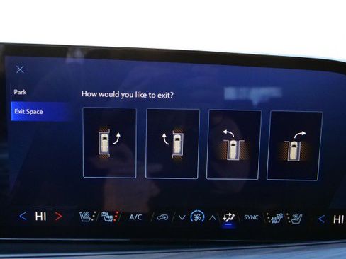 Used 2025 Chevrolet Suburban Premier image 16