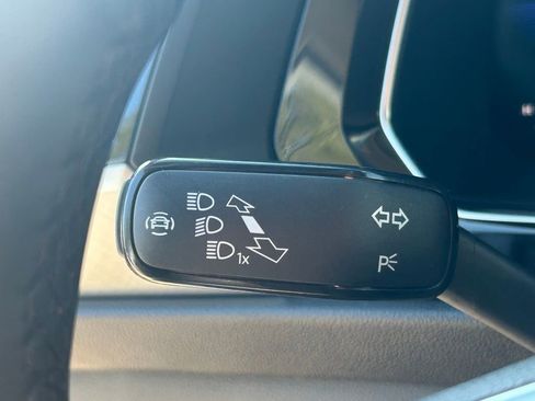 Used 2023 Volkswagen Jetta SE image 29