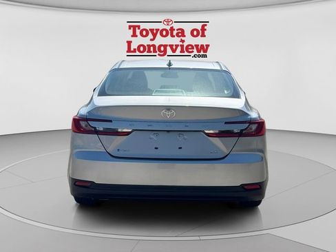 Used 2025 Toyota Camry LE FWD image 4