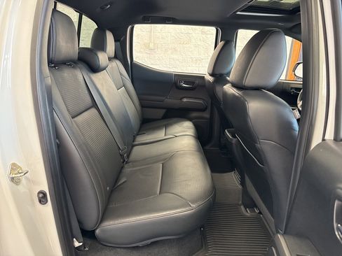 Used 2019 Toyota Tacoma TRD Off-Road image 44