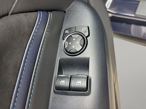 Used 2025 Ford Mustang Dark Horse image 17