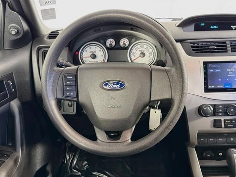 Used 2010 Ford Focus SE FWD image 14
