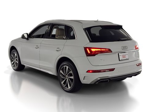 Certified 2023 Audi Q5 2.0T Premium Plus image 3