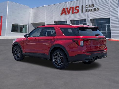 Used 2025 Ford Explorer ST-Line w/ ST-Line Street Pack AWD/4WD image 9