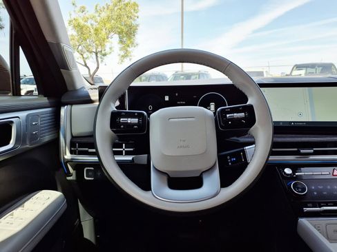 Used 2025 Hyundai Santa Fe Calligraphy FWD image 17