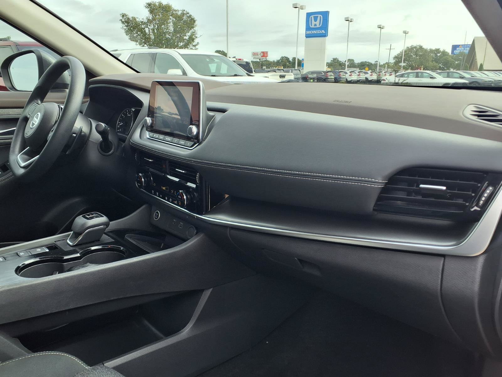 Used 2021 Nissan Rogue SV FWD image 14