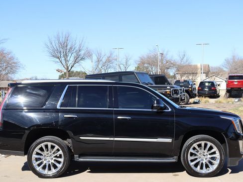 Used 2020 Cadillac Escalade Luxury image 6