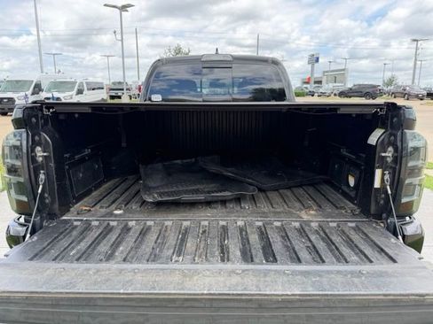 Used 2017 Toyota Tacoma TRD Sport w/ Tow Package AWD/4WD image 7