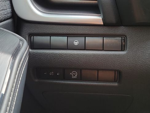 Certified 2023 Nissan Rogue SV FWD image 28
