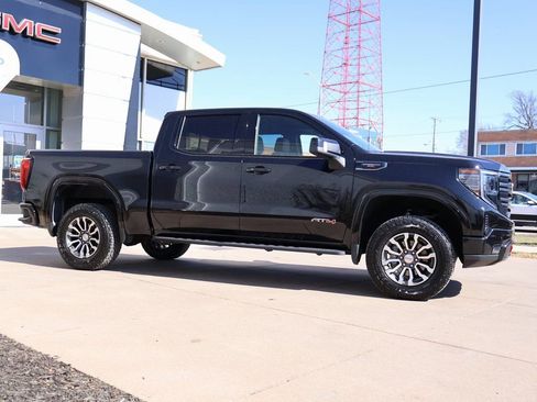 Used 2022 GMC Sierra 1500 AT4 w/ AT4 Premium Package image 8