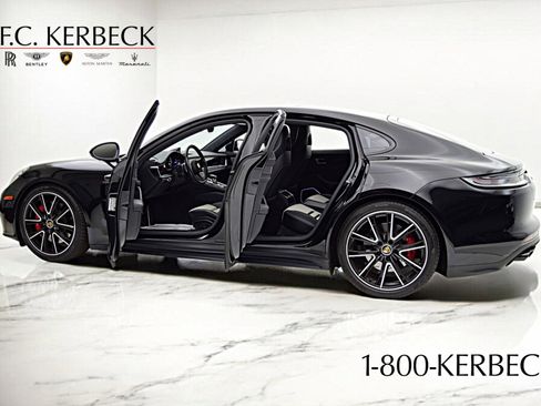 Used 2023 Porsche Panamera GTS image 5