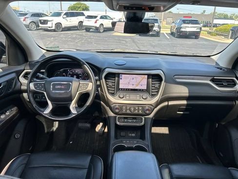 Used 2021 GMC Acadia Denali w/ Denali Technology Package FWD image 15