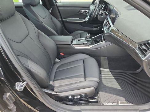 Used 2019 BMW 330i xDrive Sedan w/ Premium Package AWD/4WD image 27