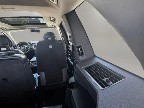 Used 2018 Volvo XC90 T5 Momentum w/ Convenience Package FWD image 20