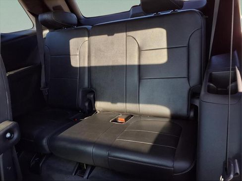 Used 2021 Chevrolet Traverse High Country image 31