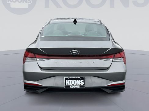 Used 2023 Hyundai Elantra SEL image 5