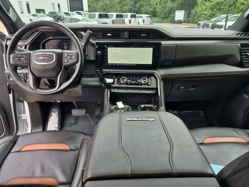 Used 2024 GMC Sierra 2500 AT4 w/ AT4 Premium Plus Package AWD/4WD image 21