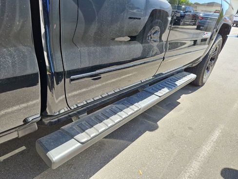 Used 2018 Chevrolet Silverado 1500 LT w/ Midnight Edition image 8